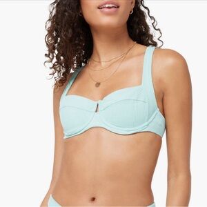 L Space Camellia bikini top size M